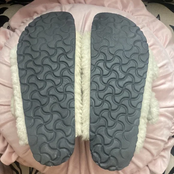 🎀 Birkenstock Big Buckle Genuine Shearling Slide Sandal, Cream 8 & 8.5 - Picture 3 of 6